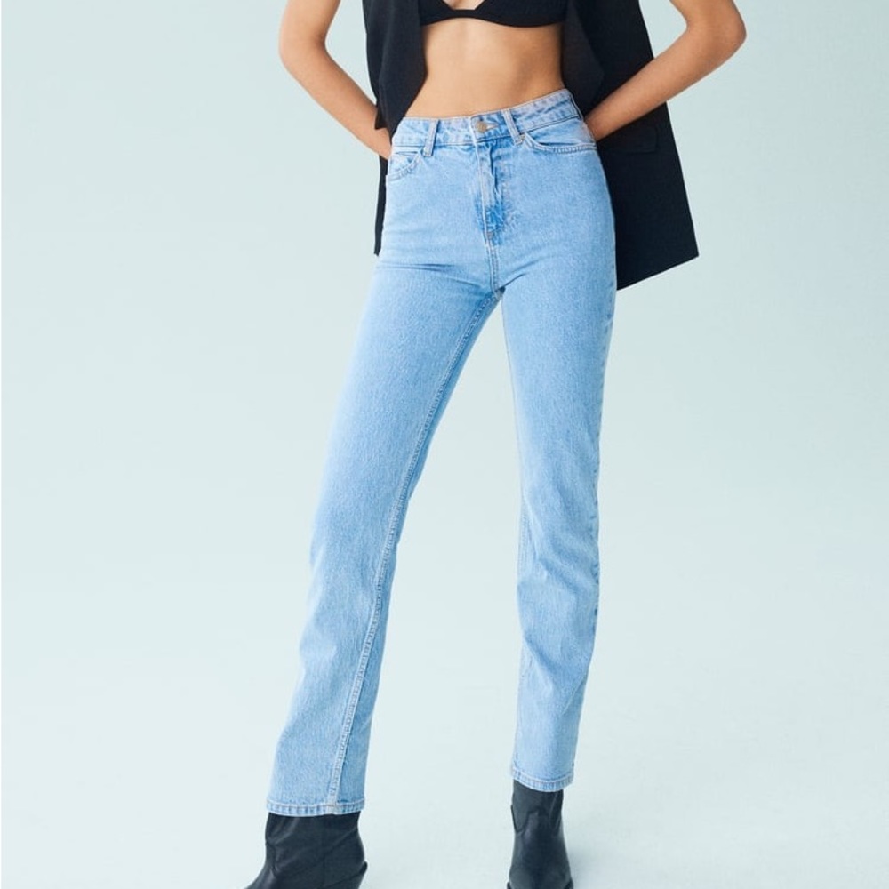 NWT Zara Z1975 HIGH RISE STRAIGHT JEANS - light wash